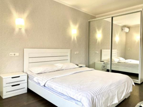 ApartPoltava СВІТЛІ просторі апартаменти 80м2 , 2-ОКРЕМІ кімнати, НОВОБУДОВА Центр ЧЕК банківський